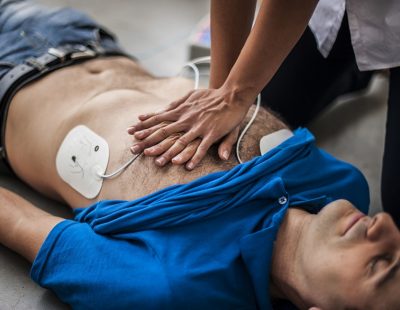 Initiation aux PREMIERS SECOURS Initiation aux PREMIERS SECOURS